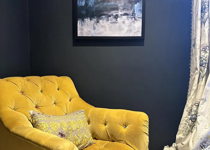 Unique Clifton On Historic Crescent Апартаменты *