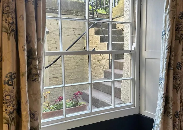 Unique Clifton On Historic Crescent *